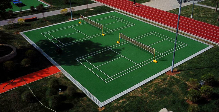 天鹅湖羽毛球场