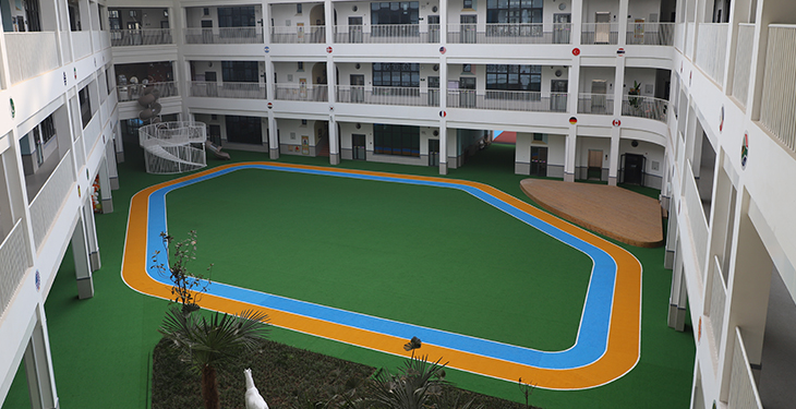 【经验科普】多利隆教您如何选择幼儿园草坪