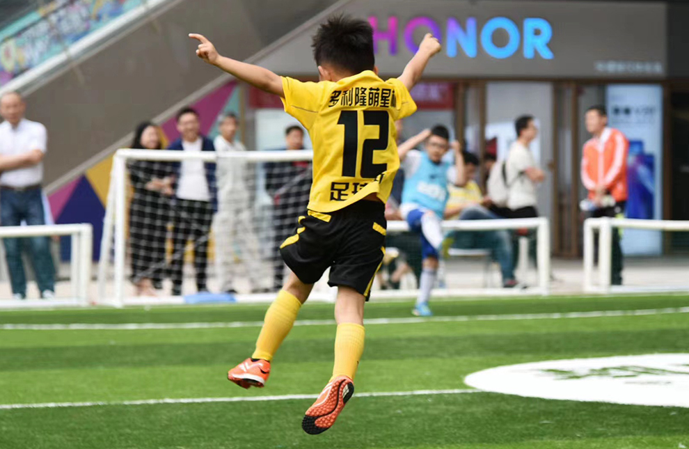 【多利隆】打造特色足球学校，助力我国足球事业发展！